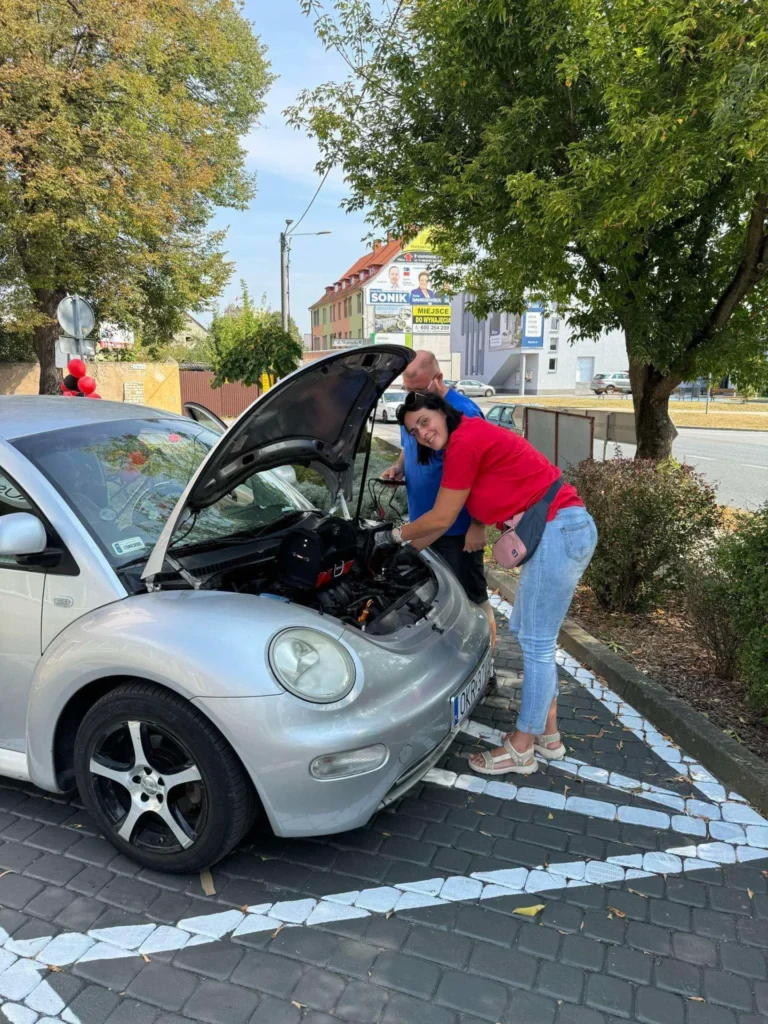 awaryjne odpalanie auta